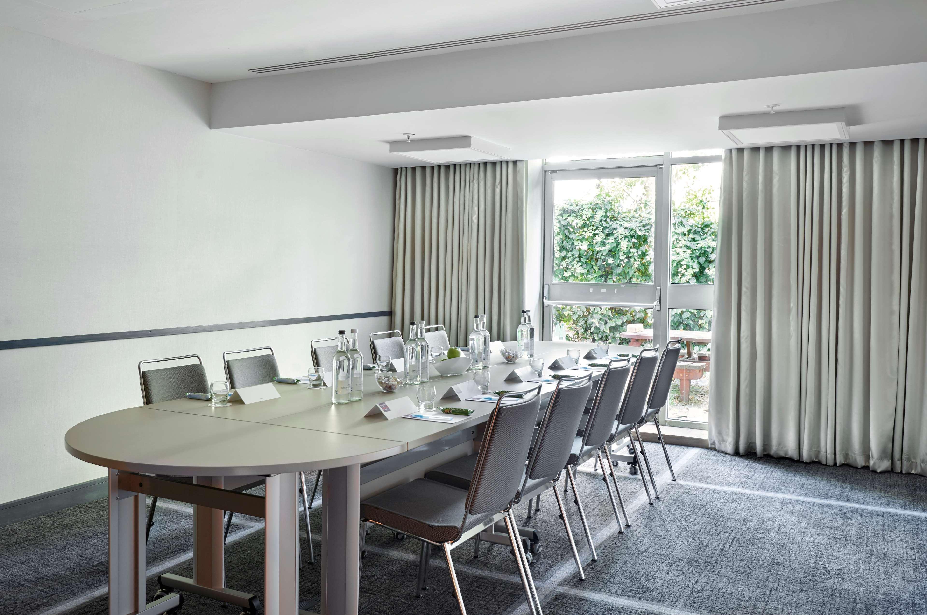 Hyatt Place London Heathrow Airport 4* Hillingdon