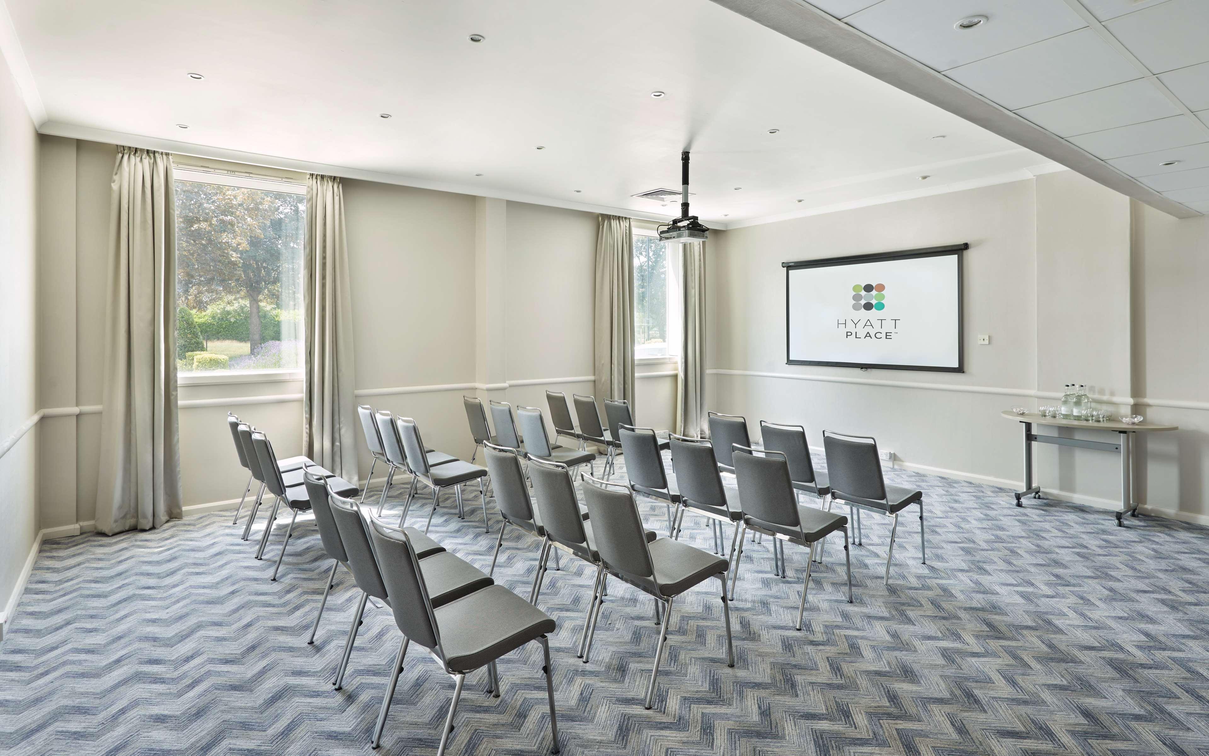 Hotel Hyatt Place London Heathrow Airport 4*
